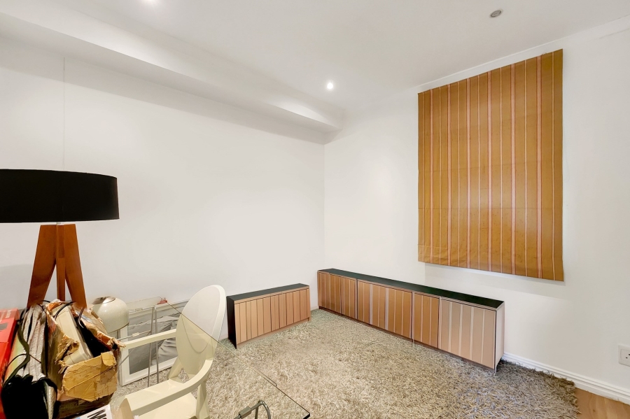 2 Bedroom Property for Sale in Newlands Western Cape
